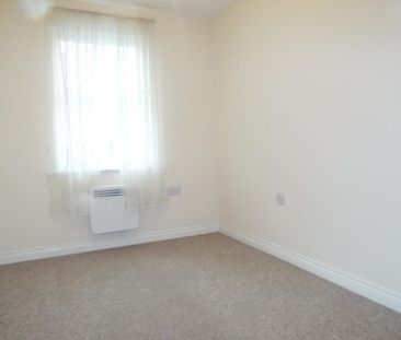 2 bedroom ground floor flat to rent - Photo 1