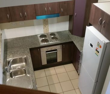 FURNISHED Sky-Villa 2 Bed, 2 Bath + Study / City Waters Cairns - Photo 1