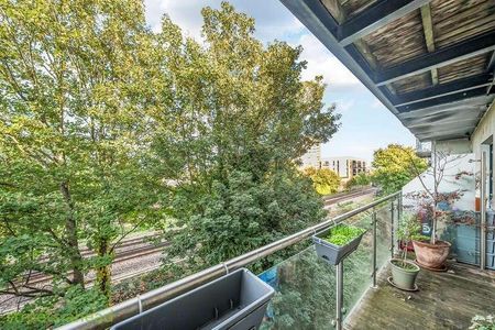 Gwynne Road, London, SW11 - Photo 2