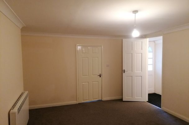 High Street - Photo 1