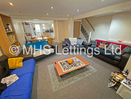 8 Bedroom Mid Terraced House for rent in Brudenell Avenue - Photo 3