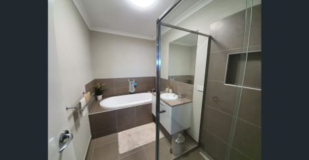 Three Bedroom Townhouse - Photo 3