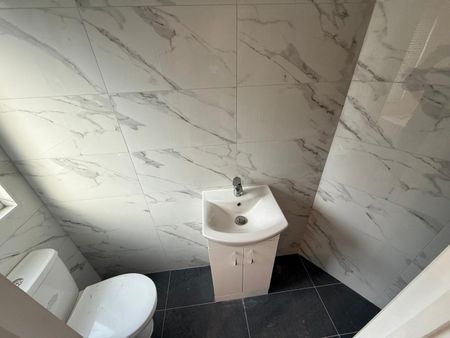 Studio Flat, Sellincourt Road, SW17 - Photo 5