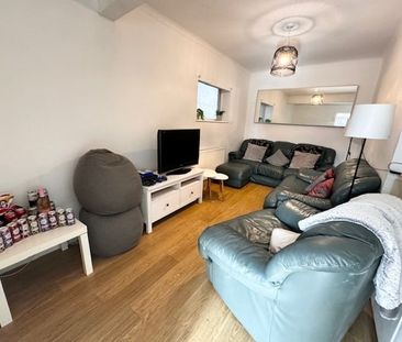 Highfield Road, BOURNEMOUTH - Photo 4