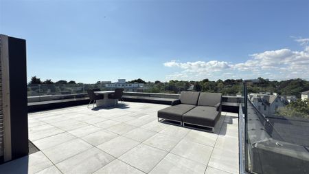 3 Bedroom Apartment - Penthouse - Photo 3
