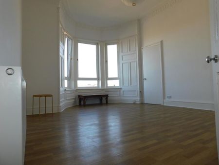 3 bedroom flat to rent - Photo 5