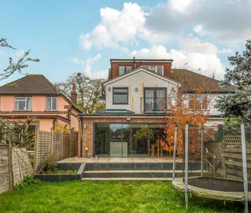 4 bedroom semi-detached house to rent - Photo 5