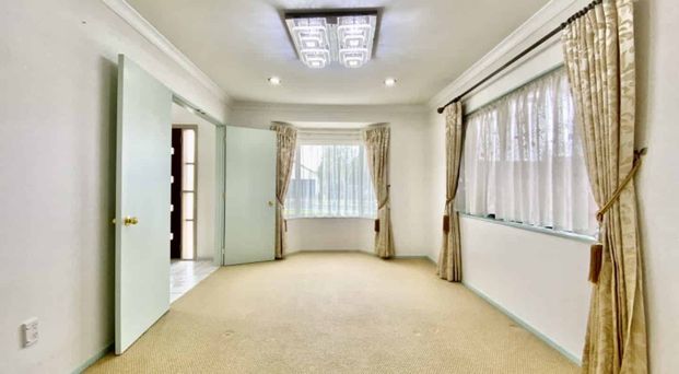 Beautiful family home - Photo 1