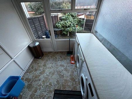 2 bedroom semi-detached house to rent - Photo 4