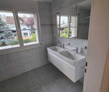 Stilvolle 5.5-Zimmer-Doppelhaushälfte mit Alpenpanorama und sonnige... - Photo 6