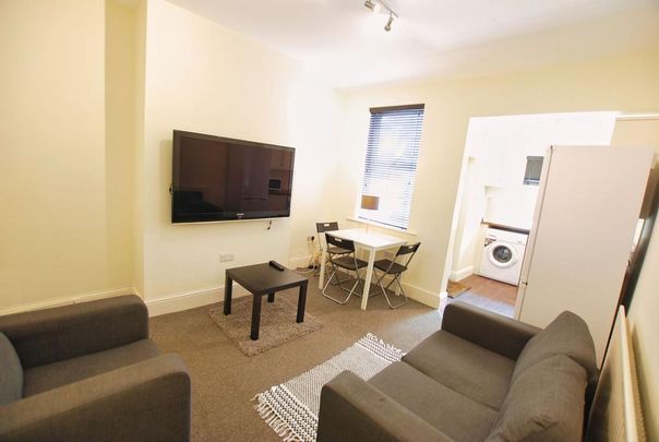 3 bedroom house share to rent - Photo 1