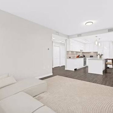 2ba + Den - 945 sq.ft. Luxury Top Floor Apartment - Photo 3