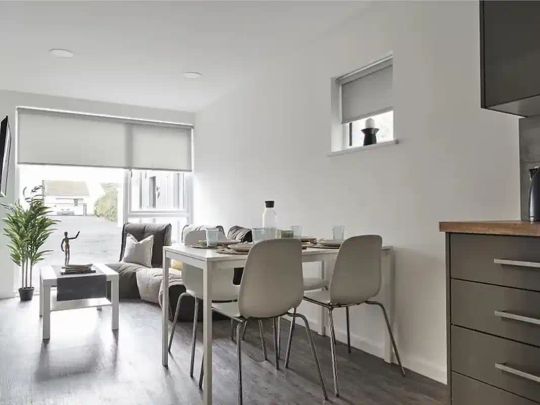 3 Bed Standard Ensuite - Photo 1