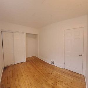 East York 3 Bedroom for Rent - Photo 2