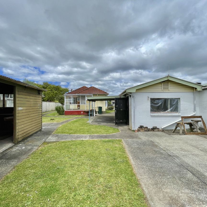 3-Bedroom Home in Trentham - Large Section - Photo 1