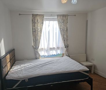 Room in a Shared Flat, Innerd Court, CR0 - Photo 3