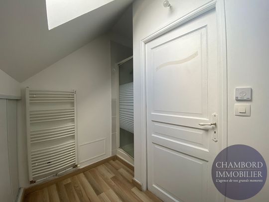 À louer - Maison de bourg de 88 m² située à Contres, proche des commerces - Photo 1