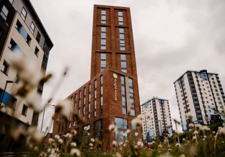 Three Bed Silver Apartment - Photo 5