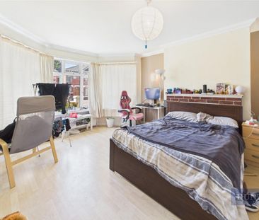 5 bedroom Flat To Let - Photo 6
