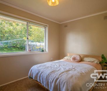 3 Bedroom Rental in an Amazing Area of Town. - Photo 2