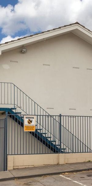 Open the Door to a Coastal Unit in Marino - Photo 2