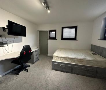 Studio to rent - Photo 2