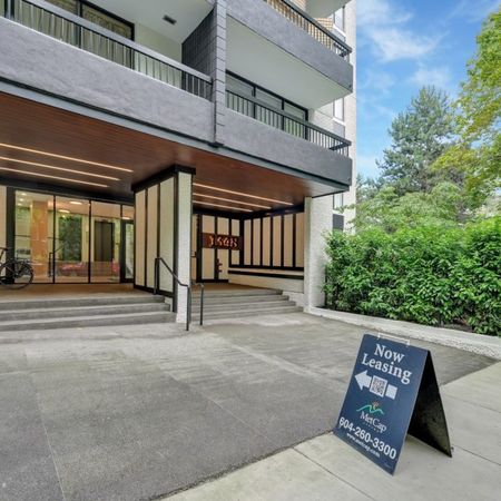 Barclay Towers - Photo 3