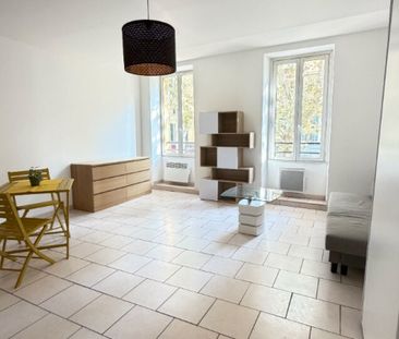 GRAND STUDIO MEUBLE DE 32.50 M² AU CENTRE VILLE - Photo 3