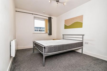 2 bedroom apartment to rent - Photo 4