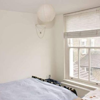 2 bedroom property to rent in London - Photo 1