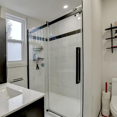 Grand 3 Chambres et 2 sdb 2 salon a Lachine - Photo 4