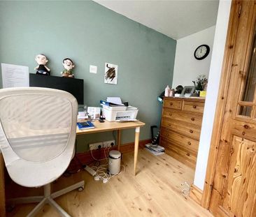 4 bedroom semi-detached house to rent - Photo 1