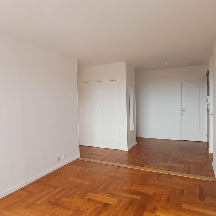 SAINTE FOY LES LYON - T3 - 70.22m² - 2 chambres - balcon - cave - garage - 9/9 - Photo 1