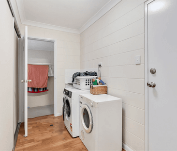 NEAT & TIDY 3 BEDROOM HOME IN WELL MAINTAINED COMPLEX! - Photo 4