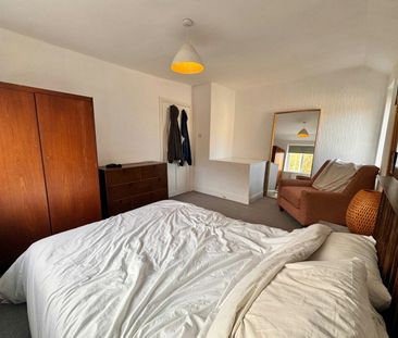 Semi-detached house to rent on - Photo 6