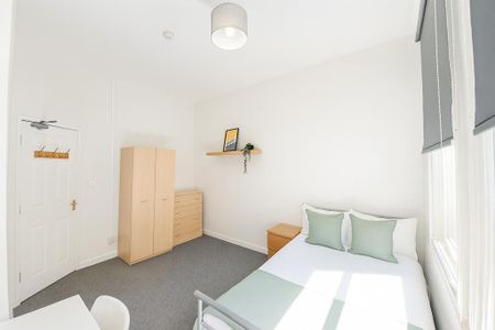 3 bedroom flat to rent - Photo 3