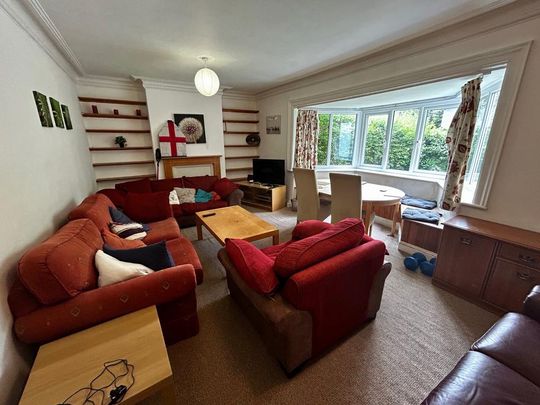 8 bedroom house to rent - Photo 1