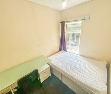 Broadway, Treforest - Photo 2