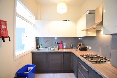 Room in a Shared House, James Avenue, NW2 - Photo 2
