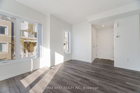 For Lease - 141 Honeycrisp Crescent Unit# 195, Vaughan, Ontario - Photo 2