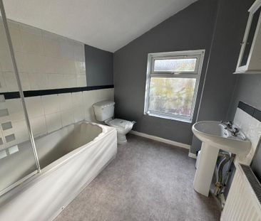 2 bedroom end of terrace house to rent - Photo 5