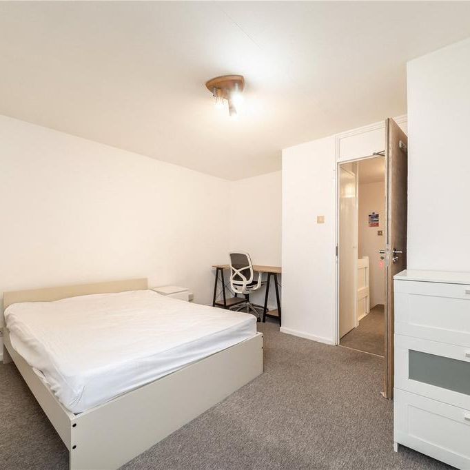 3 bedroom apartment to rent - Photo 1