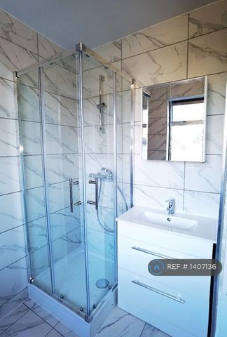 4 bedroom terraced house to rent - Photo 4