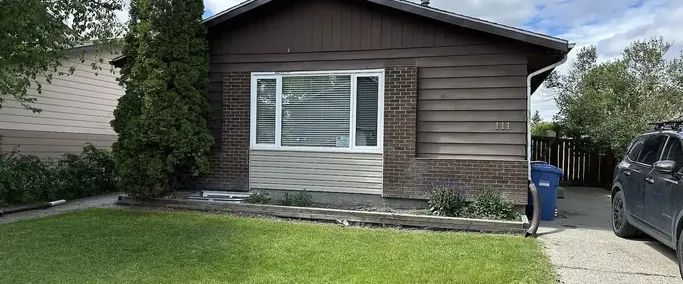 Updated 3 Bed, 1 Bath Main Floor in Deer Ridge | 111 Deer Ridge Way Southeast, Calgary - Photo 1