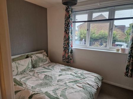 2 bedroom terraced house to rent - Photo 2