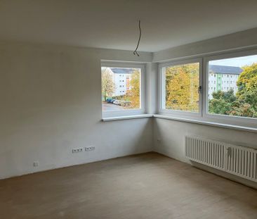 Großes Wohnzimmer und sonnige Loggia – Ihr perfektes Zuhause in Fal... - Photo 2