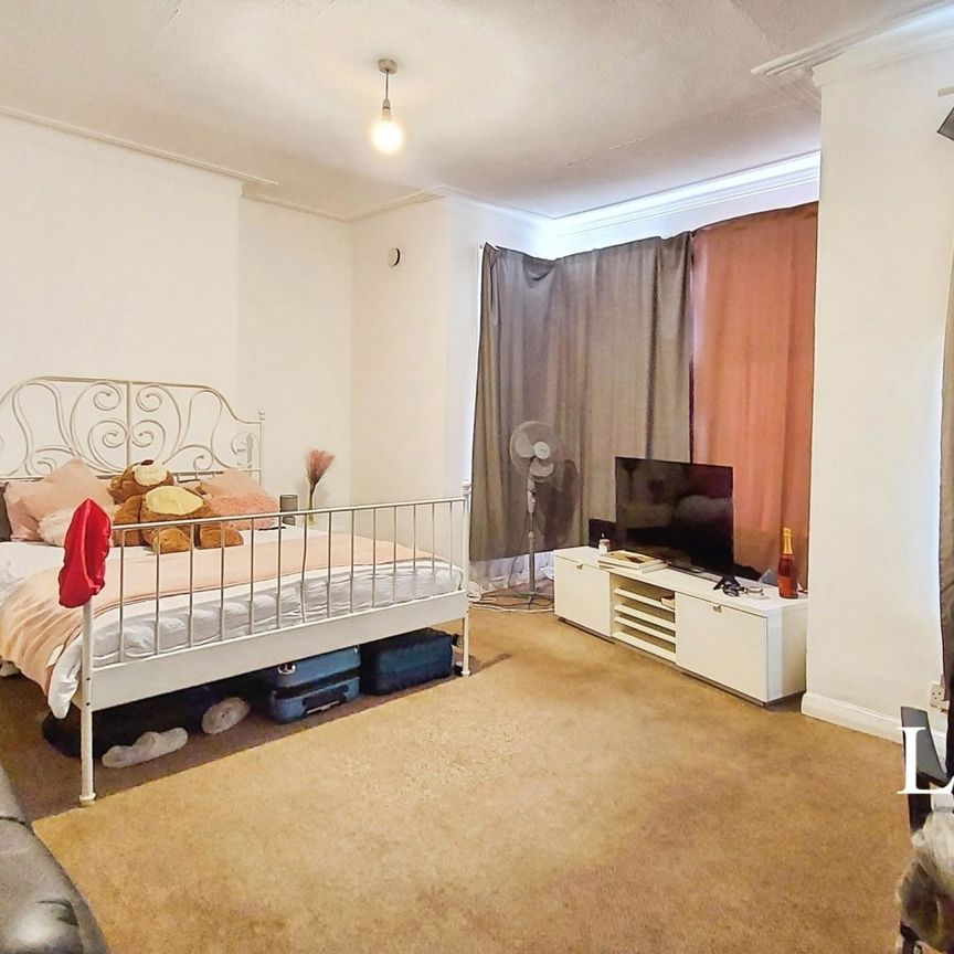 2 bedroom apartment to rent Cheltenham Road, Southend-on-Sea, Essex, SS1 - Photo 1
