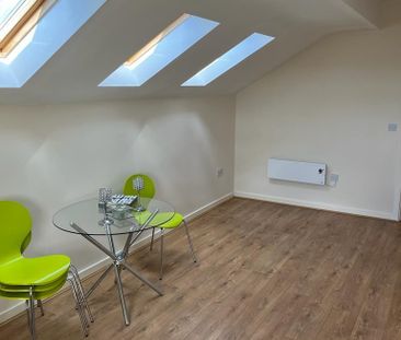 2 bedroom apartment to rent - Photo 2