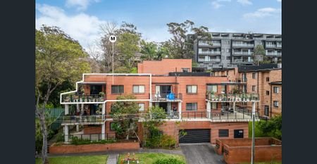 Modern comfort in an ultra-convenient location - Photo 5