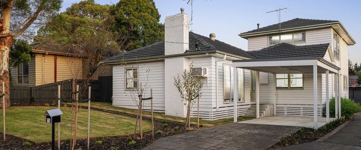 WARMTH, COMFORT AND LOW-MAINTENANCE APPEAL - Photo 1